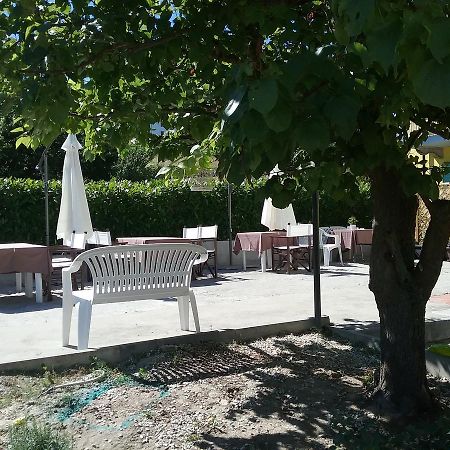 Bed and Breakfast La Terrazza Del Barbaresco Neviglie Exterior foto