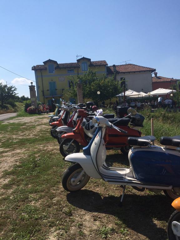 Bed and Breakfast La Terrazza Del Barbaresco Neviglie Exterior foto