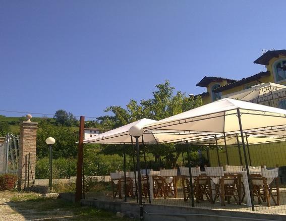 Bed and Breakfast La Terrazza Del Barbaresco Neviglie Exterior foto