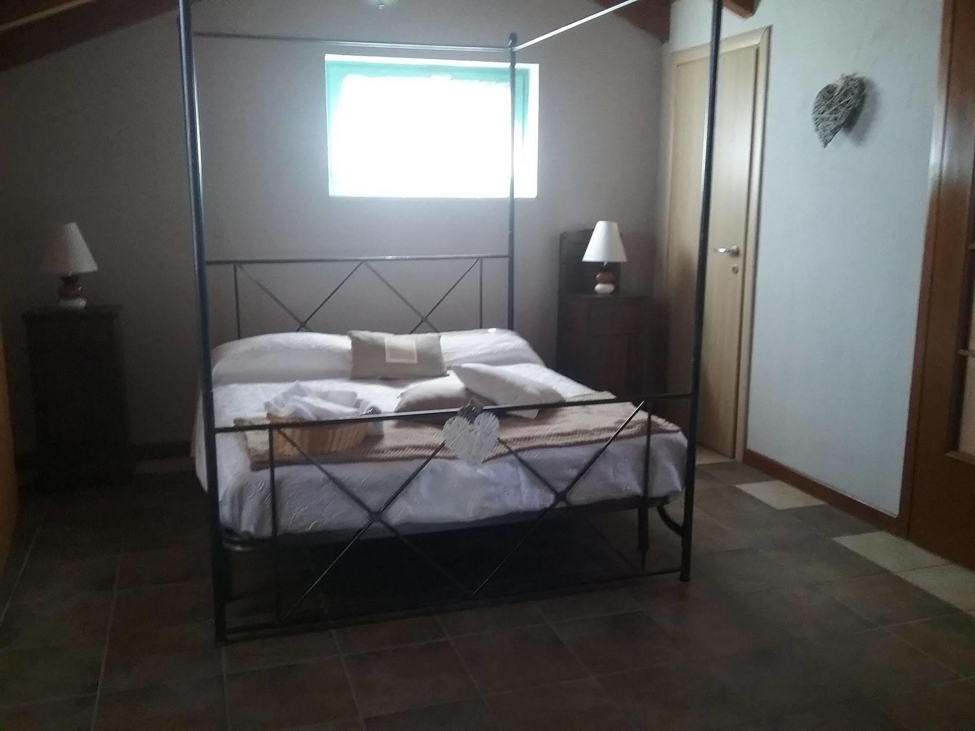 Bed and Breakfast La Terrazza Del Barbaresco Neviglie Exterior foto