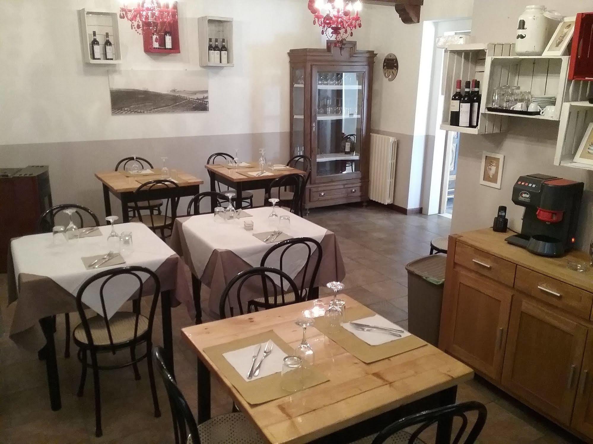Bed and Breakfast La Terrazza Del Barbaresco Neviglie Exterior foto