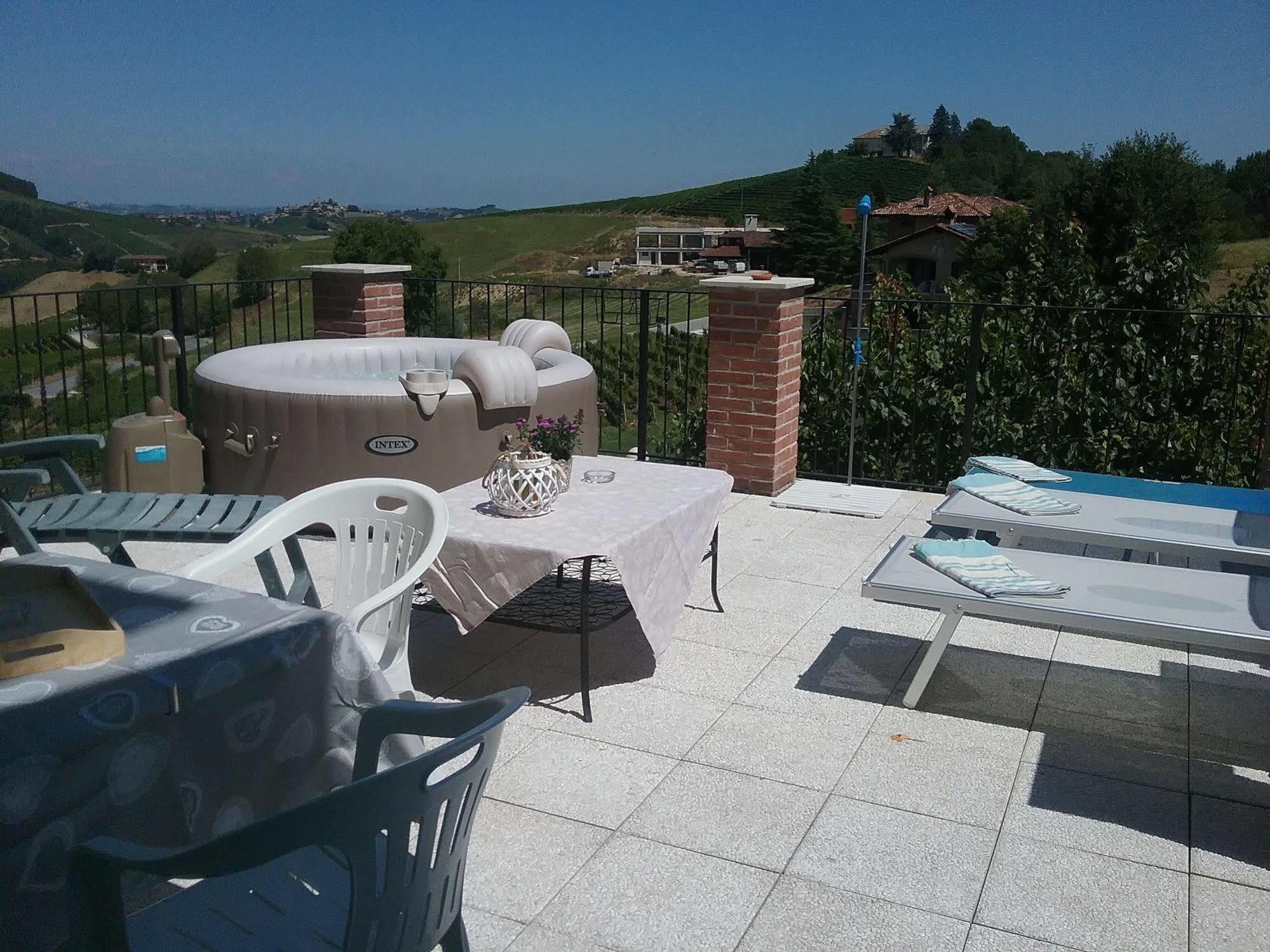 Bed and Breakfast La Terrazza Del Barbaresco Neviglie Exterior foto